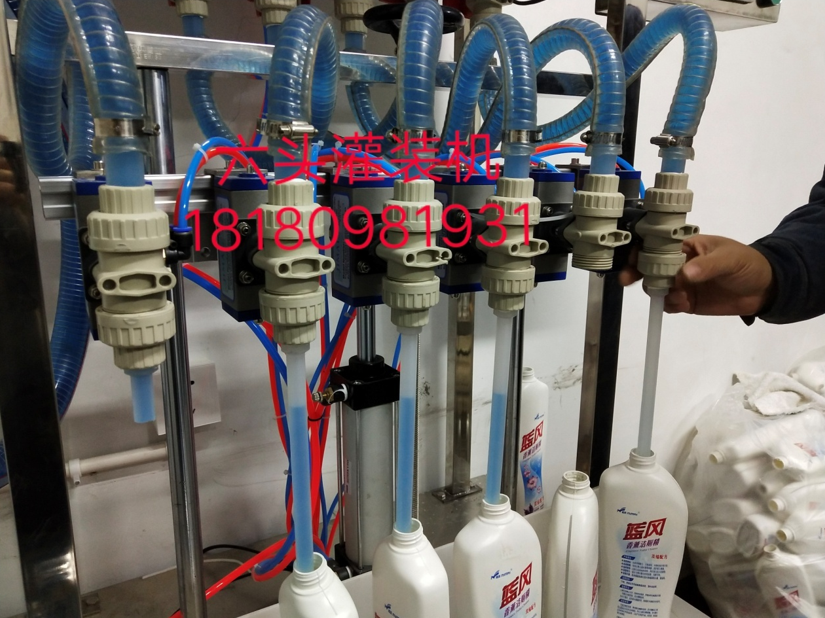 六頭灌裝機